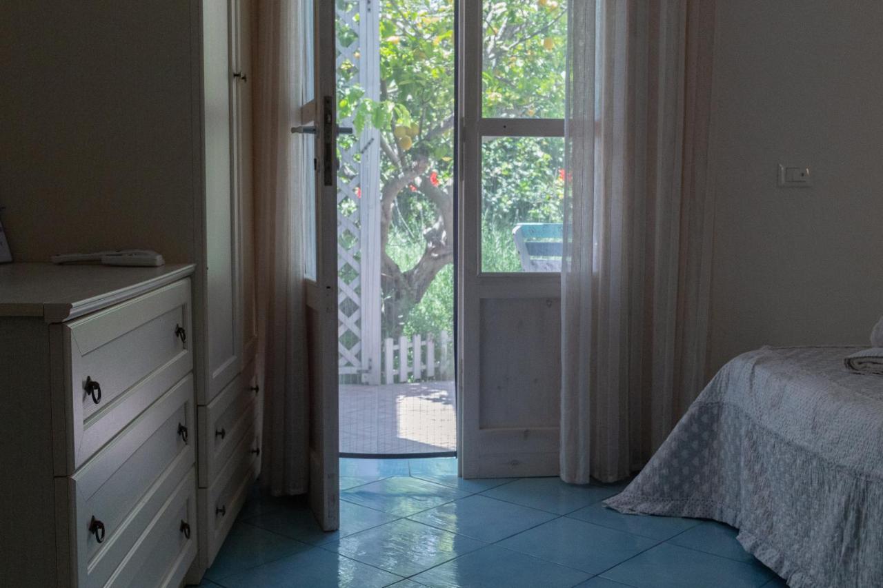 La Casa Del Limoneto Bed & Breakfast Favignana Exterior photo